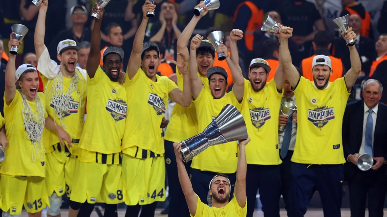Fenerbahçe, Sofyan Amrabat ile Yollarını Ayırdı