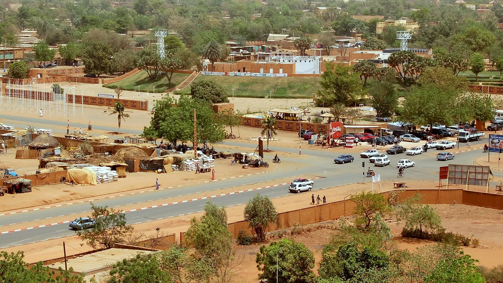 Nijer'in Başkenti Niamey'de Devlet Tesislerine Silahlı Saldırı