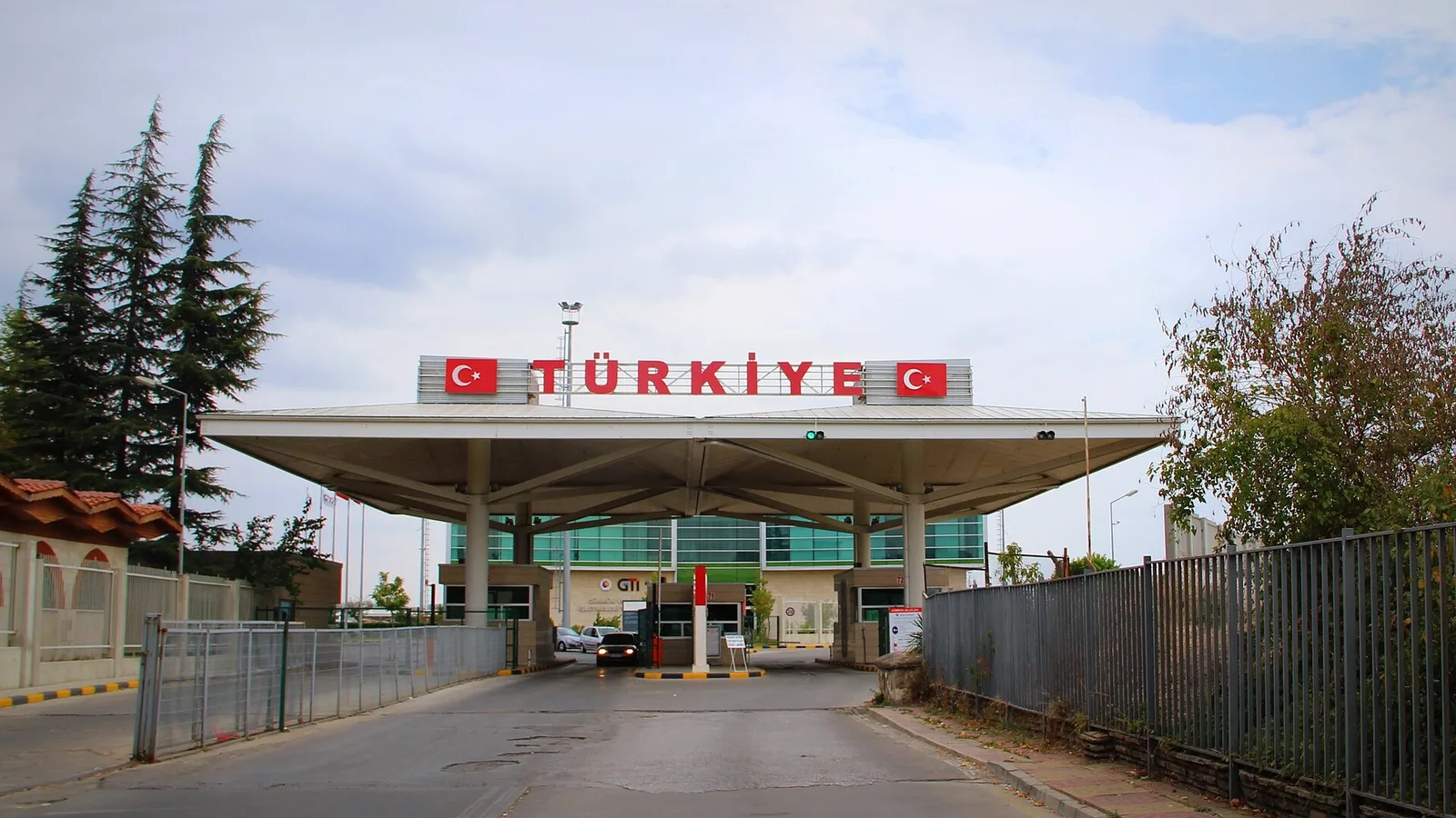 Yurt Dışı Çıkış Yasaklı YouTuber Arif Kocabıyık, Tır Dorsesinde Gizlenirken Yakalandı
