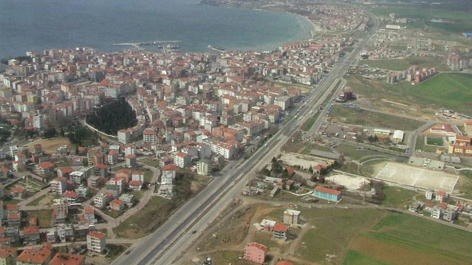 Hava görüntüsü: Silivri kent ve kıyı şeridi.