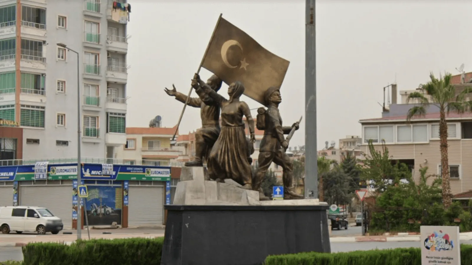 KKTC'de Alabora Olan Gemide Hayatını Kaybeden Reyhan Verim, Mersin'de Toprağa Verildi