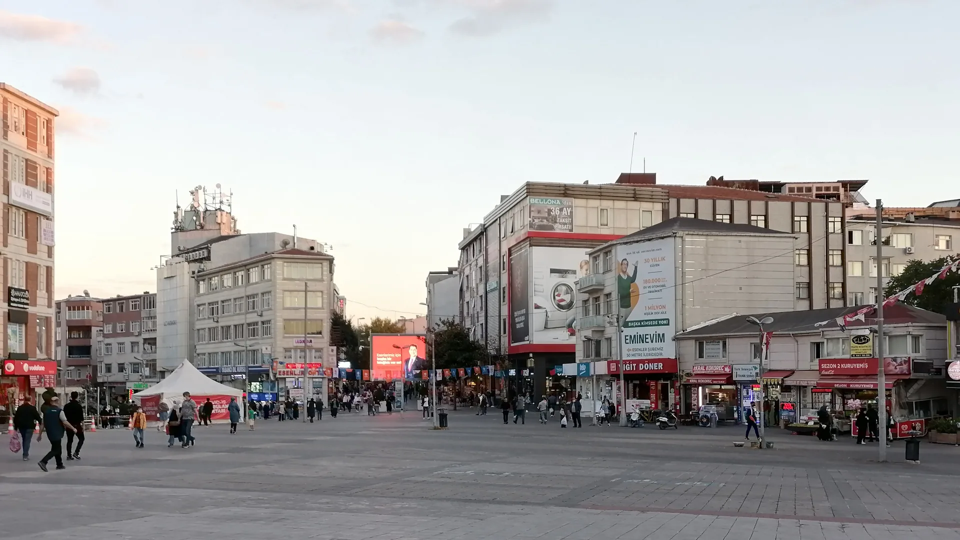 Atışalanı Caddesi'nden Dörtyol Meydanı 2.jpg — temsilî görsel