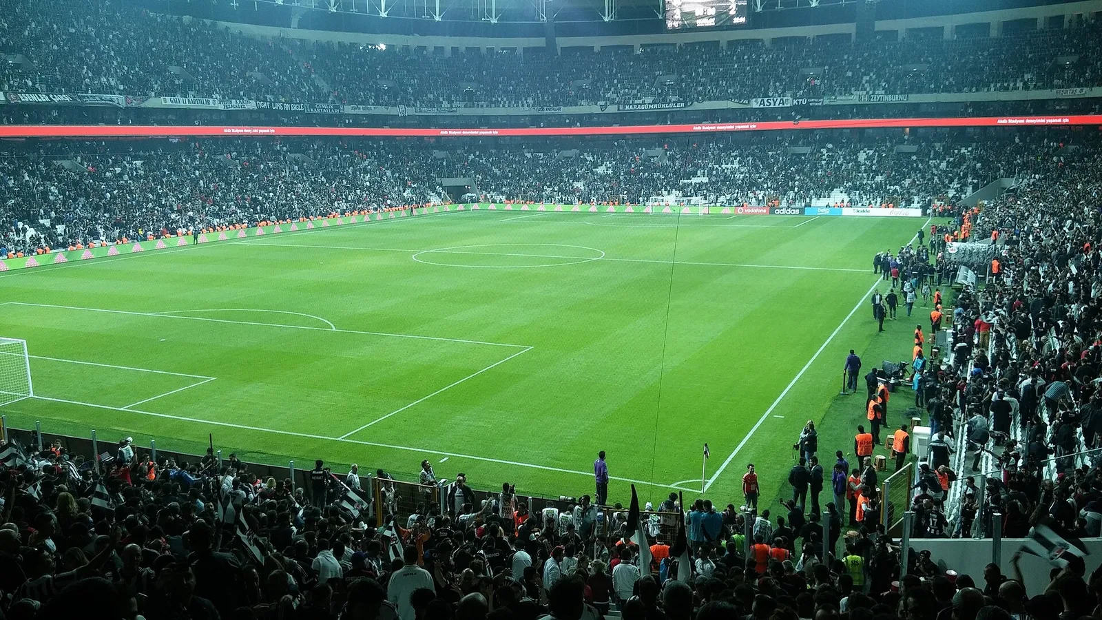 Fenerbahçe ile Beşiktaş Süper Lig'de Kadıköy'de Karşılaştı