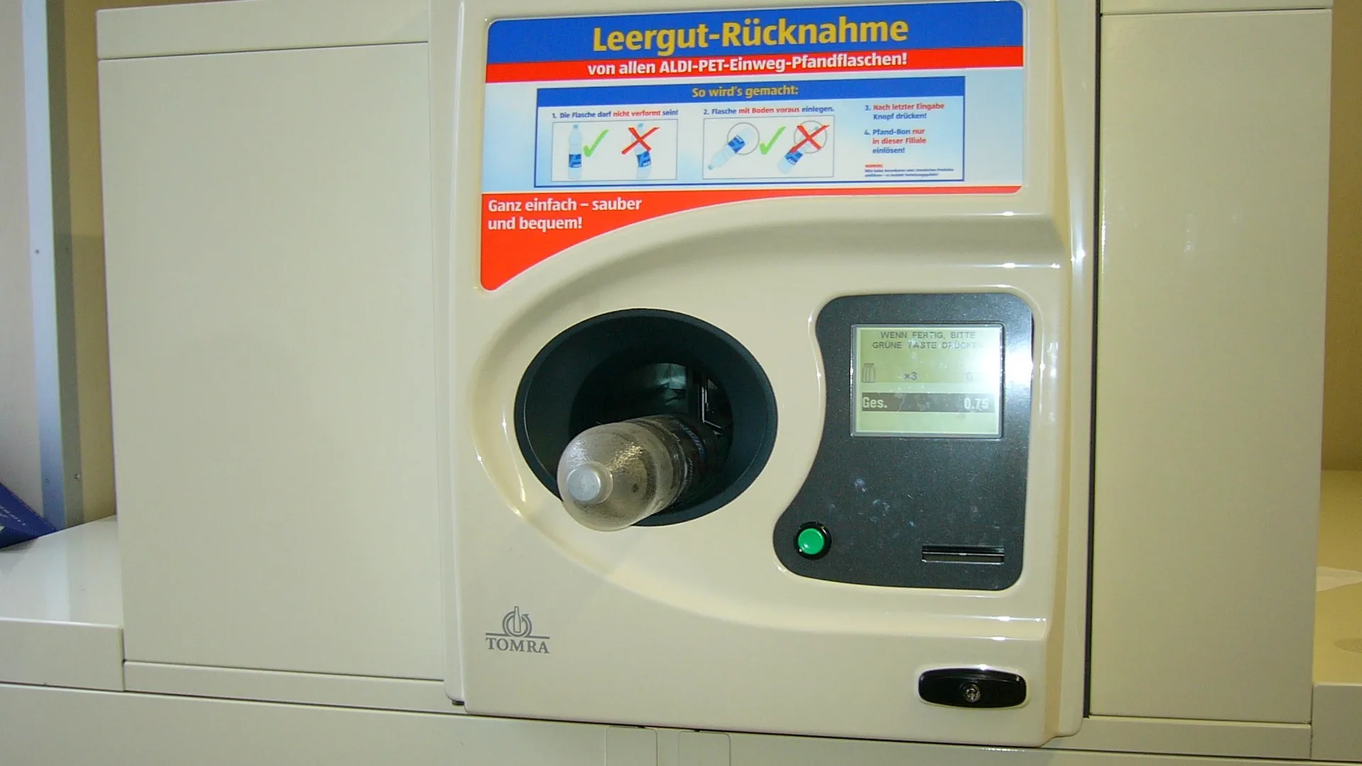 Aldi-Pfandrückgabeautomat.JPG — temsilî görsel
