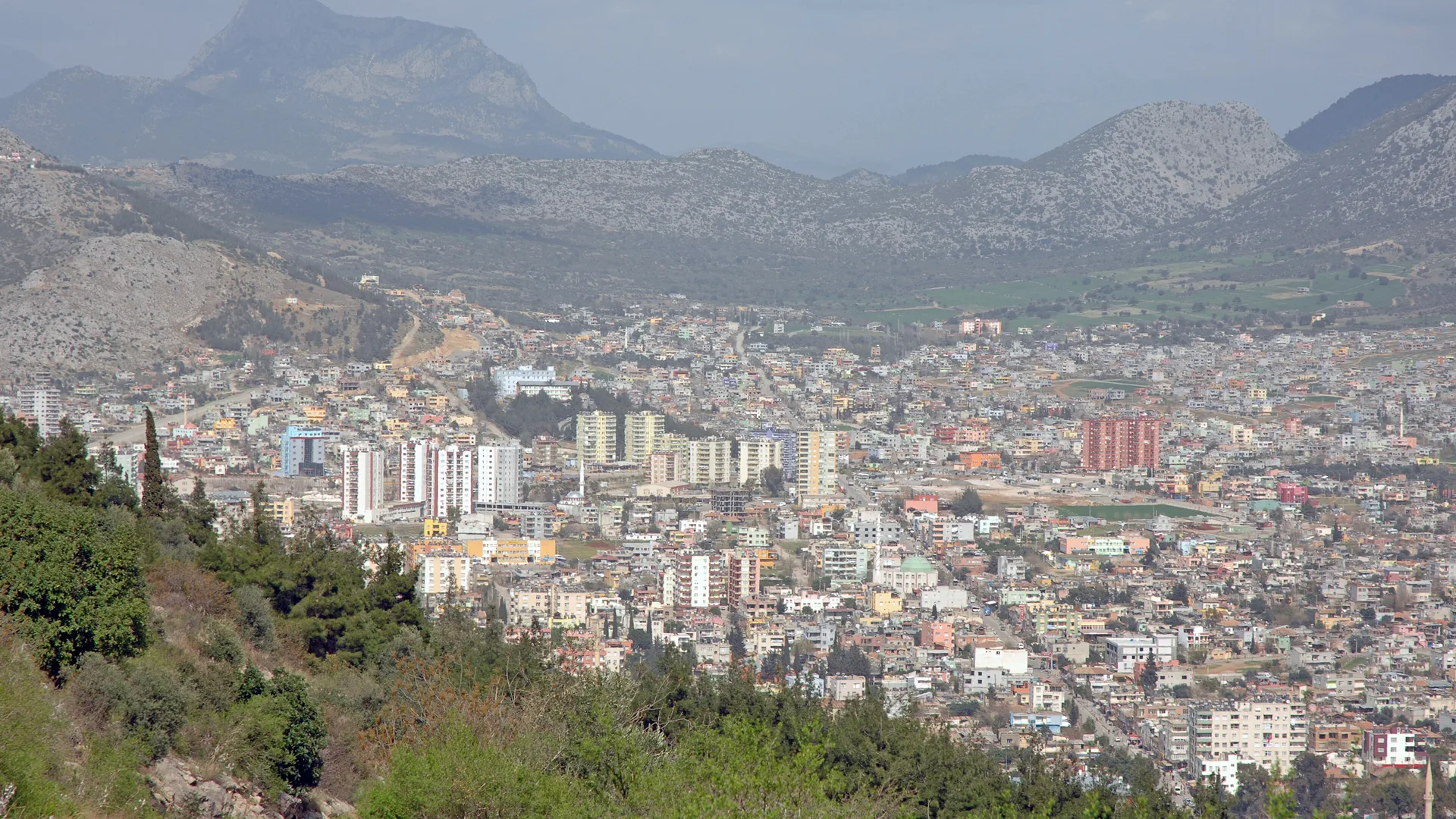 Kozan view from castle hill 3136.jpg — temsilî görsel