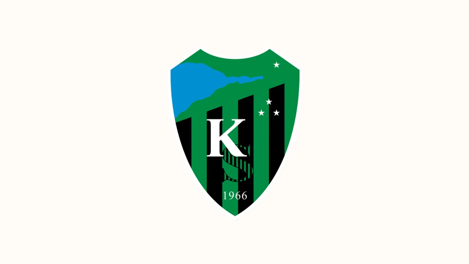 Kocaelispor futbol kulübünün yeşil ve siyah renkli logosunda K harfi ve 1966 yılı yazılı.