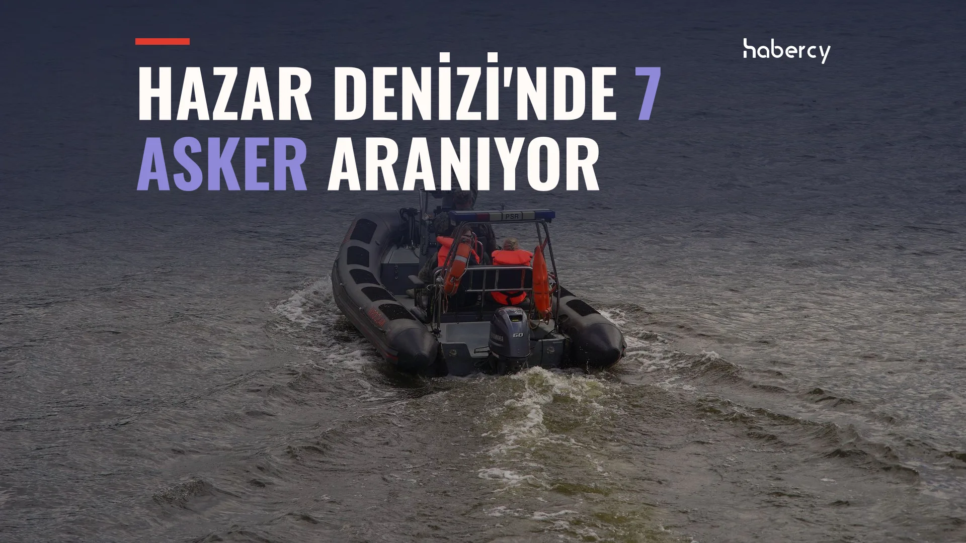 Kızıl renkli amfibi tatbik aracı sulardan çıkıyor.