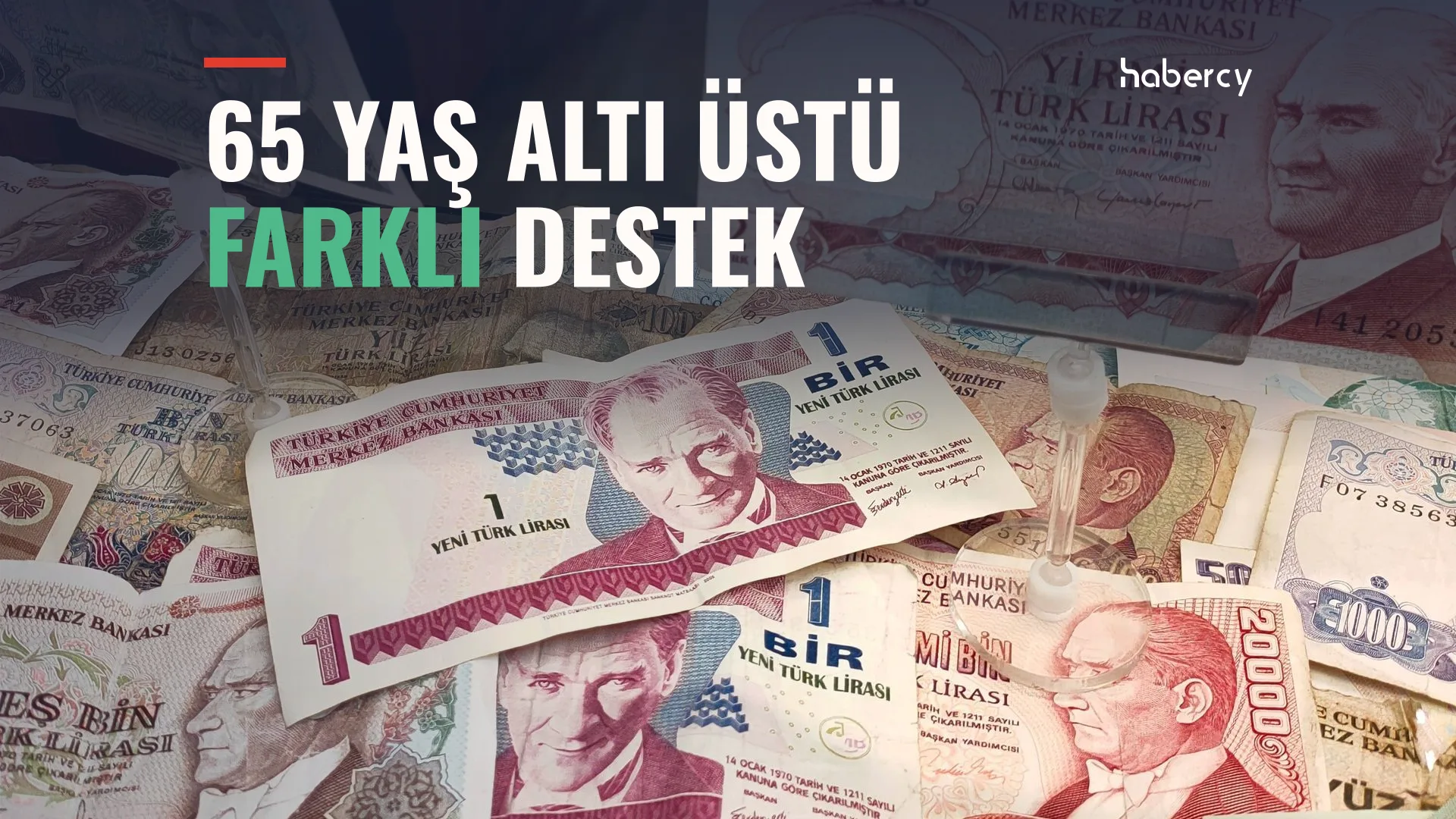 Masaya dağılmış, Atatürk portreli eski Türk lirası banknotları