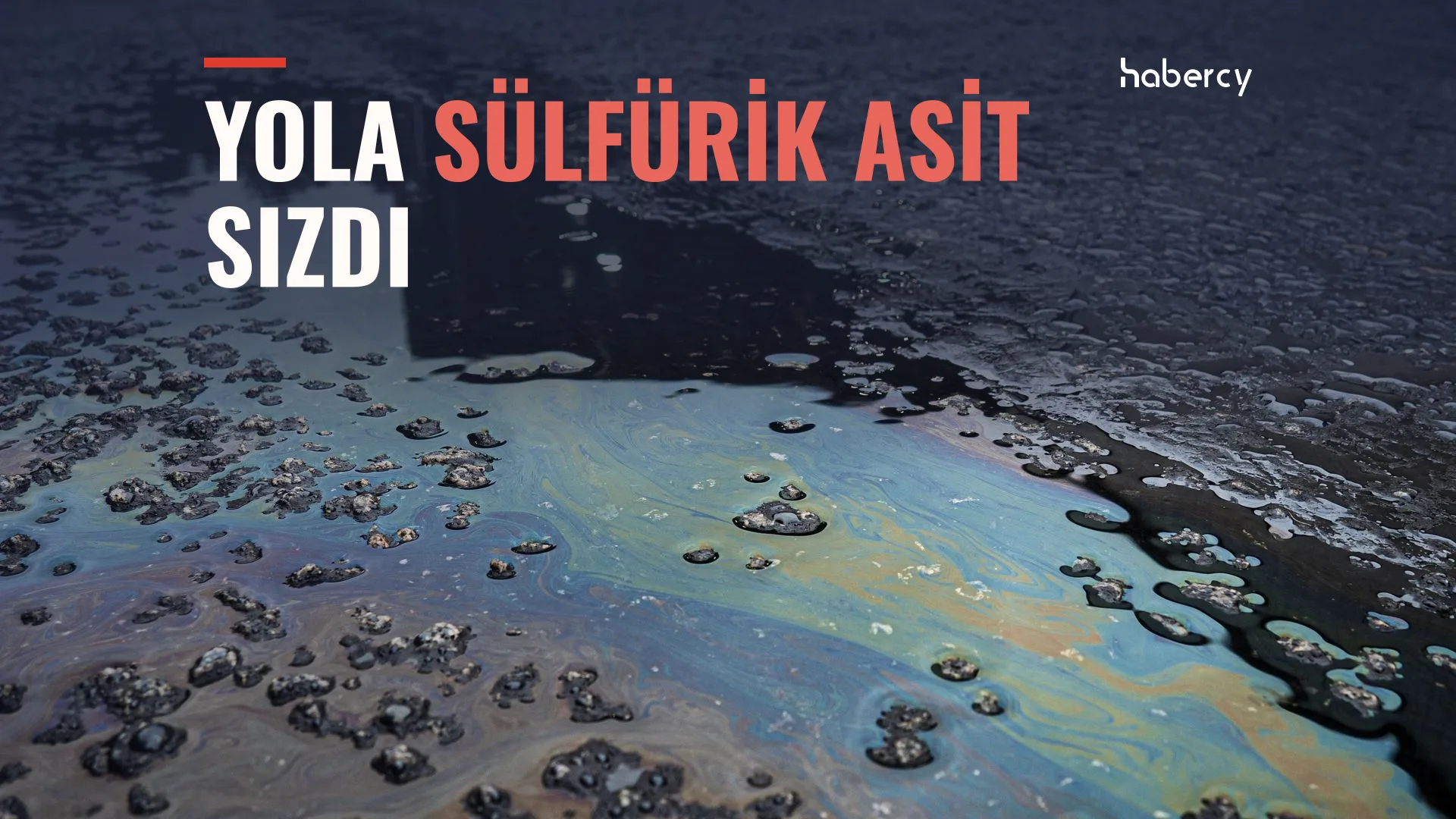 Bursa'da Kamyondan Düşen Tanklardan Yola Sülfürik Asit Sızdı
