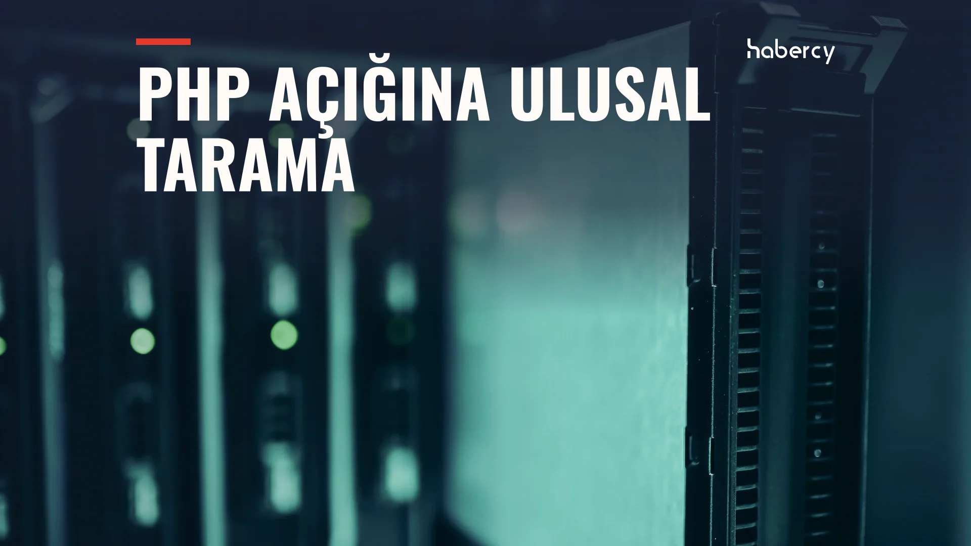 Loş ışıkta yeşil ışıkları yanan sunucu dolapları, üstte beyaz yazı